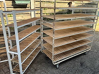 Partij bakkerij rekken + broodrekken + manden - afbeelding 7 van  8