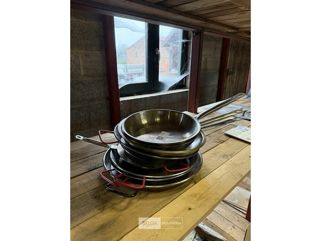 Partij bakpannen, verschillende soorten - afbeelding 1 van  2