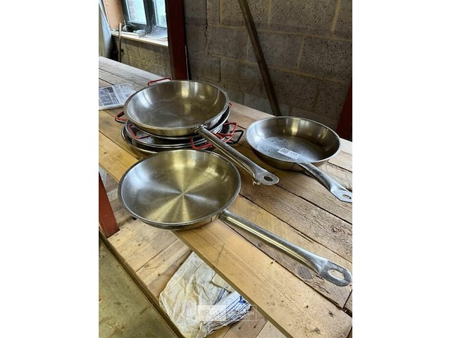 Partij bakpannen, verschillende soorten - afbeelding 2 van  2