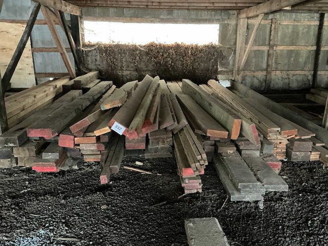 Partij balken en planken - afbeelding 1 van  3