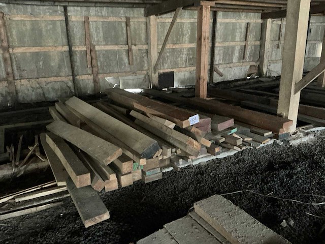 Partij balken en planken - afbeelding 1 van  6