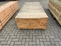 Partij balkhout 40x65x2400mm 221 stuks