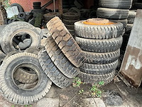 Partij banden (17x) - afbeelding 1 van  6