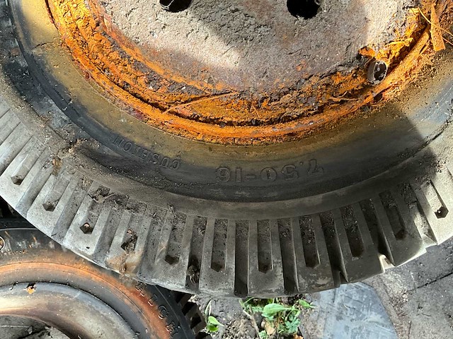 Partij banden (17x) - afbeelding 6 van  6