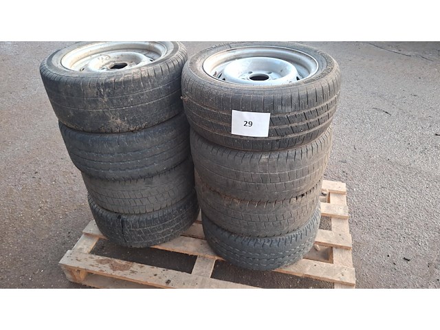 Partij banden 195/55r13 met velg - afbeelding 1 van  1