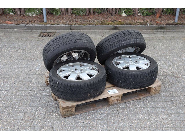 Partij banden 205/55r16 91t 4stuks voor ford - afbeelding 1 van  1