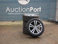 Partij banden continental 245/45 r 18 w met velg volkswagen (marge) - afbeelding 1 van  1