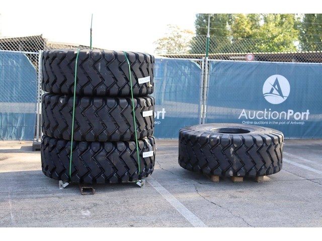Partij banden forcestone 26.5-25 28pr 4 stuks - afbeelding 1 van  1
