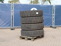 Partij banden michelin 12.00 r24 op velg 4 stuks