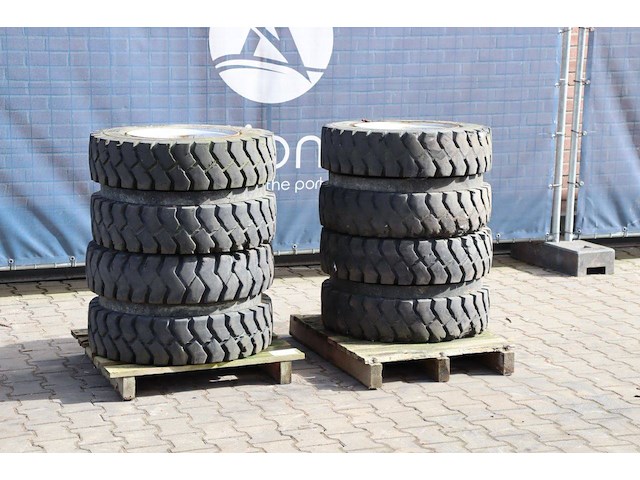 Partij banden mitas 7.50-15 - afbeelding 1 van  1