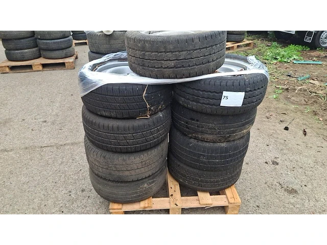 Partij banden op velg 195/50r13 9st - afbeelding 1 van  1