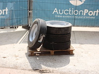 Partij banden op velg starmaxx lz305 215/75 r17.5 4 stuks (marge)
