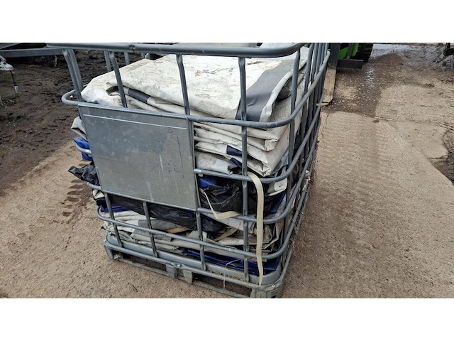 Partij basche met opberg box - afbeelding 1 van  1