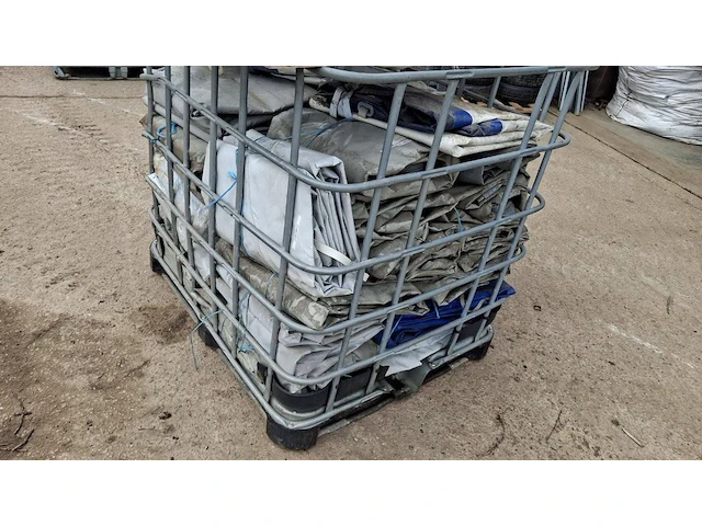 Partij basche met opberg box - afbeelding 1 van  1