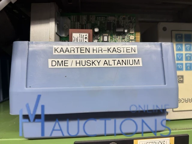 Partij batterij-, heftruck- en hijsinstallatieonderdelen - afbeelding 4 van  89