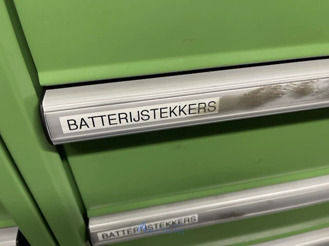 Partij batterij-, heftruck- en hijsinstallatieonderdelen - afbeelding 13 van  89