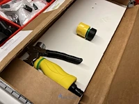Partij batterij-, heftruck- en hijsinstallatieonderdelen - afbeelding 29 van  89
