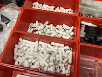 Partij batterij-, heftruck- en hijsinstallatieonderdelen - afbeelding 30 van  89