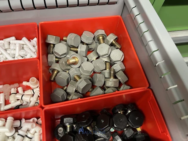 Partij batterij-, heftruck- en hijsinstallatieonderdelen - afbeelding 33 van  89