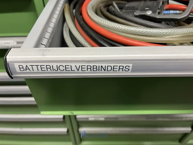 Partij batterij-, heftruck- en hijsinstallatieonderdelen - afbeelding 36 van  89