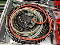 Partij batterij-, heftruck- en hijsinstallatieonderdelen - afbeelding 42 van  89