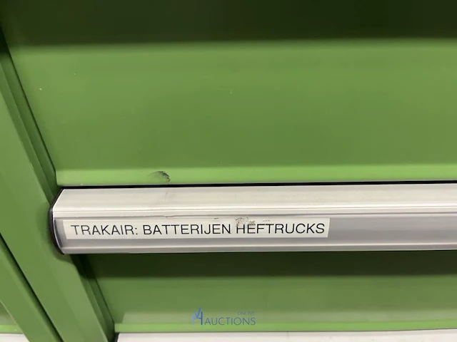 Partij batterij-, heftruck- en hijsinstallatieonderdelen - afbeelding 43 van  89