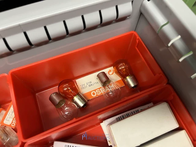 Partij batterij-, heftruck- en hijsinstallatieonderdelen - afbeelding 57 van  89