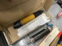 Partij batterij-, heftruck- en hijsinstallatieonderdelen - afbeelding 87 van  89