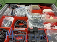 Partij batterij-, heftruck- en hijsinstallatieonderdelen - afbeelding 89 van  89