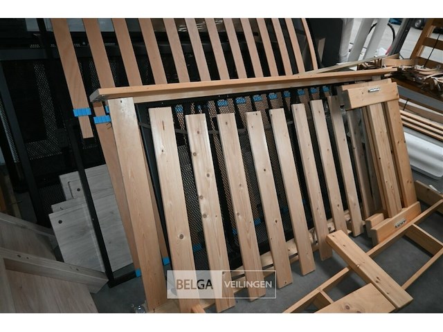 Partij bedden, lattenbodems en matrassen - afbeelding 7 van  8