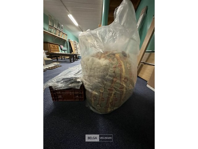 Partij beddengoed + overtrekken + kinderstoelen + zitzak - afbeelding 4 van  8