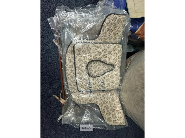 Partij beddengoed + overtrekken + kinderstoelen + zitzak - afbeelding 8 van  8