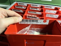 Partij bedienings- en signalisatiecomponenten - afbeelding 64 van  123