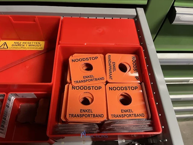 Partij bedienings- en signalisatiecomponenten - afbeelding 67 van  123