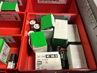 Partij bedienings- en signalisatiecomponenten - afbeelding 115 van  123