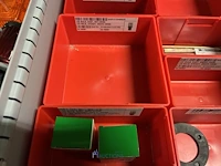 Partij bedienings- en signalisatiecomponenten - afbeelding 117 van  123