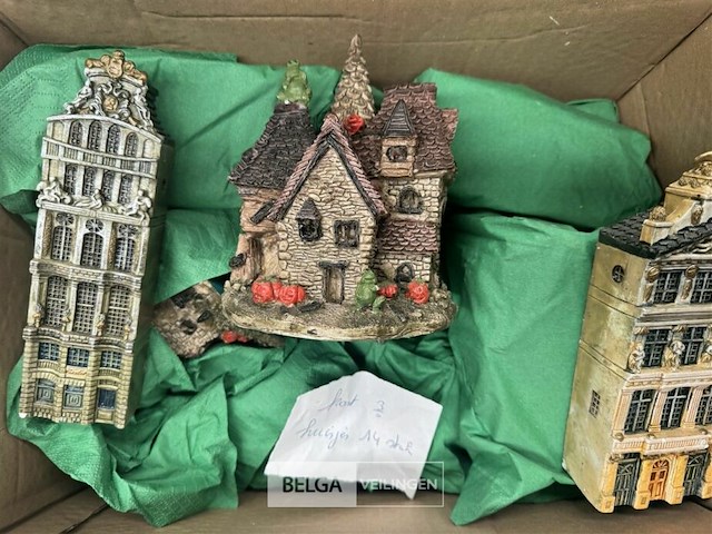 Partij beeldjes van huisjes - afbeelding 1 van  4