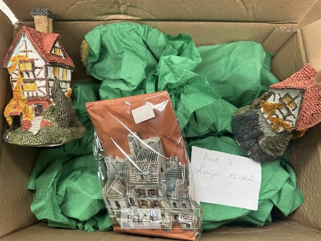 Partij beeldjes van huisjes - afbeelding 2 van  5