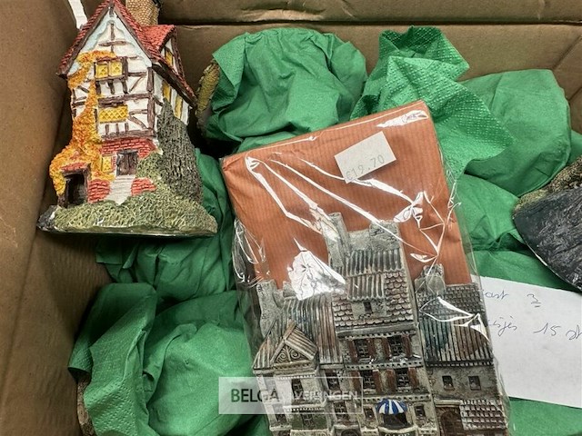 Partij beeldjes van huisjes - afbeelding 3 van  5