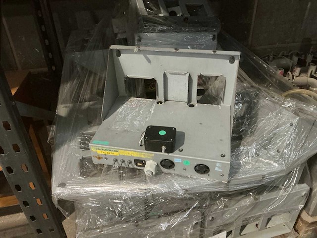 Partij behuizingen voor sturingskast - afbeelding 1 van  4