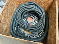 Partij bekabeling in wachtbuis - afbeelding 1 van  4