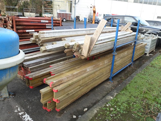 Partij bekistingsbalken en houten balken - afbeelding 3 van  13