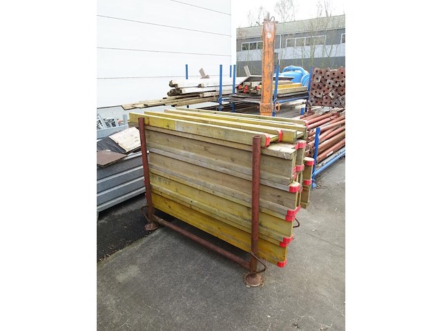 Partij bekistingsbalken en houten balken - afbeelding 7 van  13