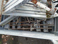 Partij bekistingsbalken en houten balken - afbeelding 11 van  13