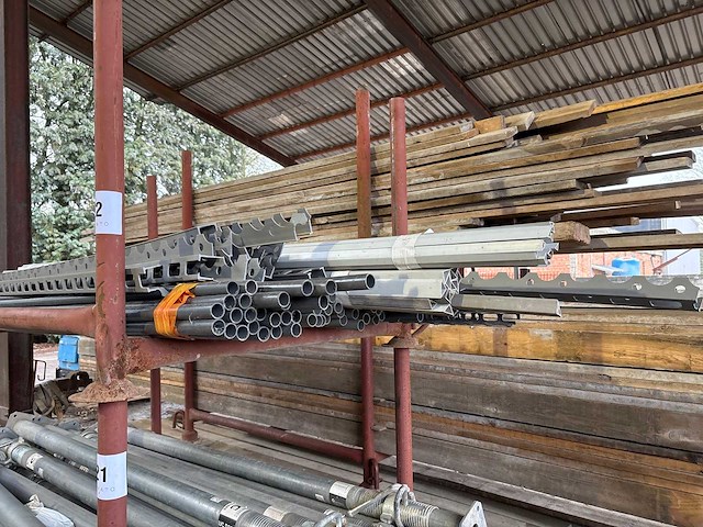 Partij bekistingsmaterialen - afbeelding 2 van  4