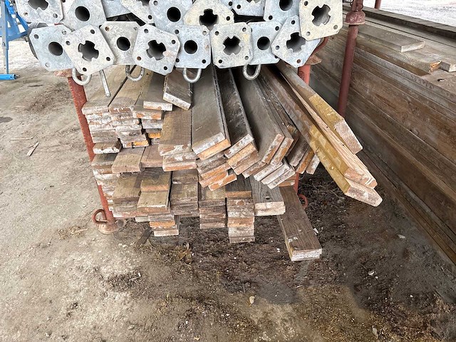 Partij bekistingsmaterialen - afbeelding 4 van  4