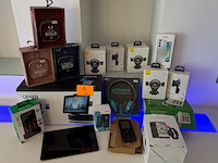 Partij beschermhoezen voor gsm's en tablets + elektronica