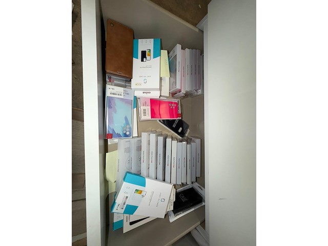 Partij beschermhoezen voor gsm's en tablets + elektronica - afbeelding 18 van  25