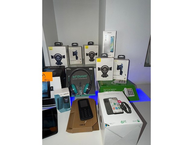 Partij beschermhoezen voor gsm's en tablets + elektronica - afbeelding 21 van  25