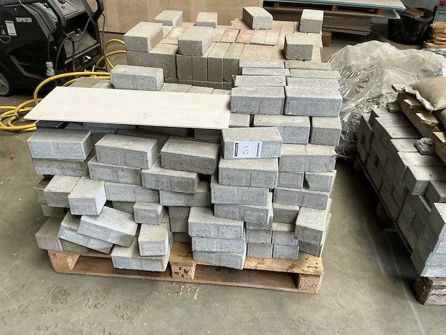 Partij beton klinkers - afbeelding 2 van  4